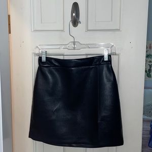 ARITZIA PATIO MINI SKIRT NWOT